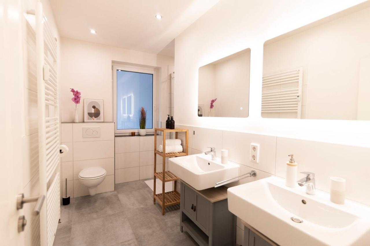 Apartment Peter - Premium I 95qm I 3 Schlafzimmer I Grosses Bad I Kueche I Wohnzimmer I Tv Fulda