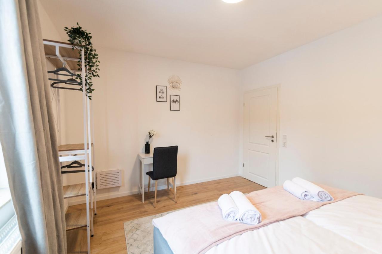 Apartment Peter - Premium I 95qm I 3 Schlafzimmer I Grosses Bad I Kueche I Wohnzimmer I Tv *