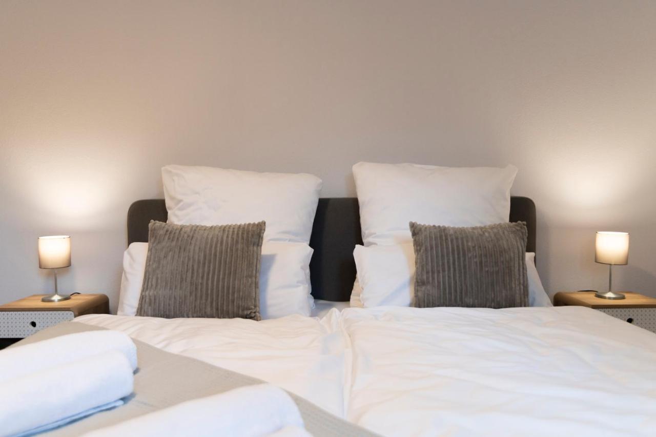 Peter - Premium I 95qm I 3 Schlafzimmer I Grosses Bad I Kueche I Wohnzimmer I Tv Apartment