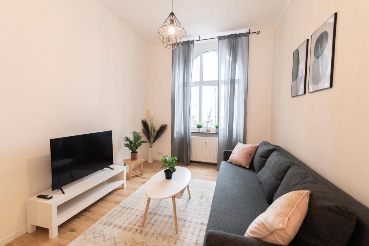 Apartment Peter - Premium I 95qm I 3 Schlafzimmer I Grosses Bad I Kueche I Wohnzimmer I Tv Fulda